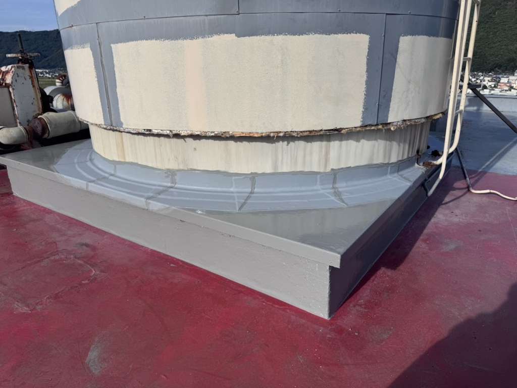 上田市 Uホテル様 屋根 受水槽タンク回り基礎 防水工事 特殊シリコンシート|施工後