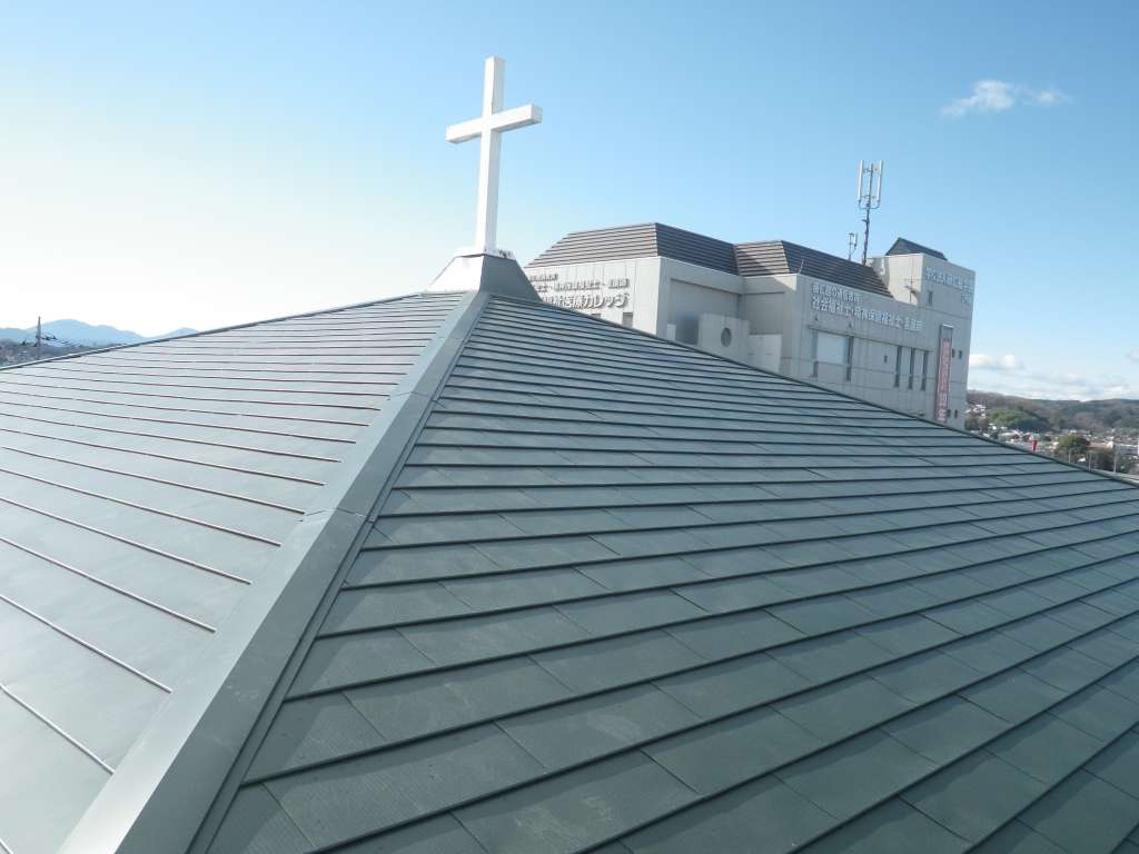 高崎市 高崎カトリック教会様 屋根工事 カバー工法 板金屋根|施工後